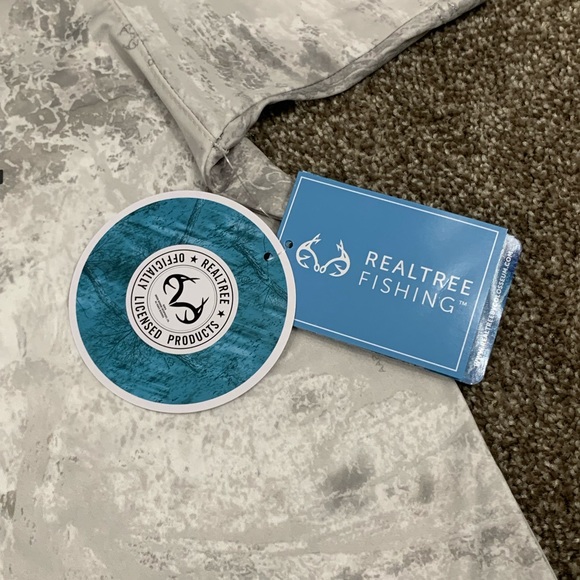 ❤️ NWT RealTree Fishing Shirt Short Sleeve Grey White Round Collar - Picture 7 of 7